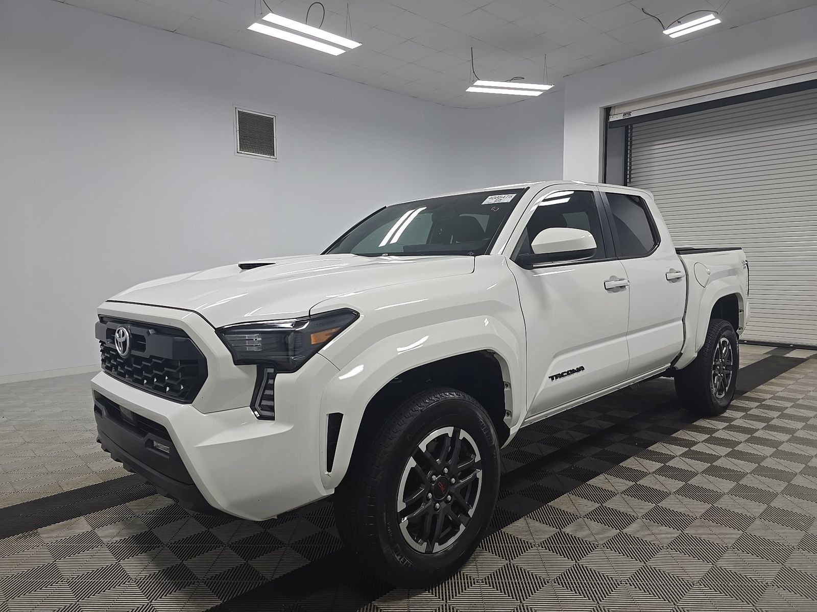 TOYOTA Tacoma
